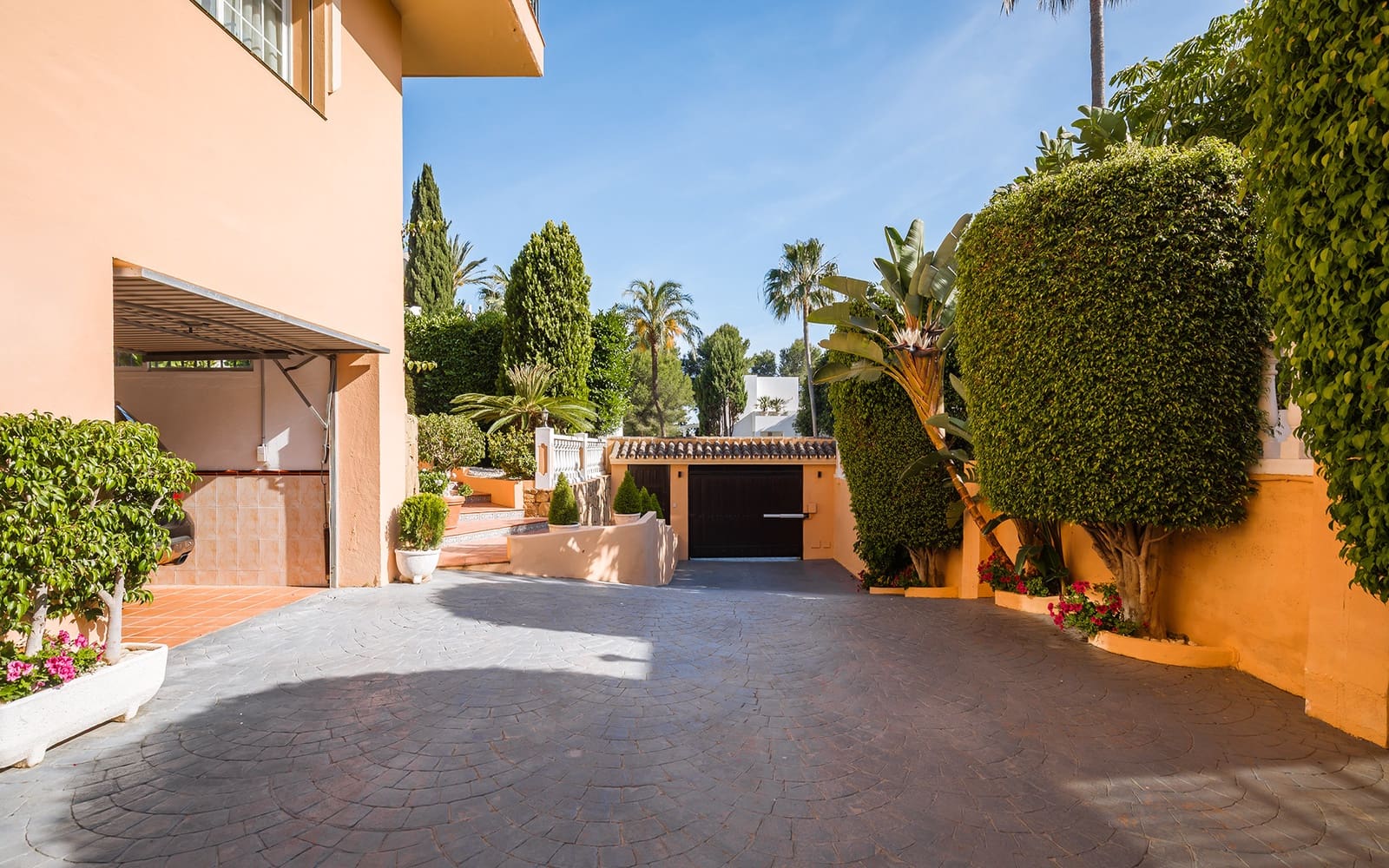 5 soveværelse Villa til salg i Marbella med swimmingpool garage - € 3.850.000 (Ref: 9859847)