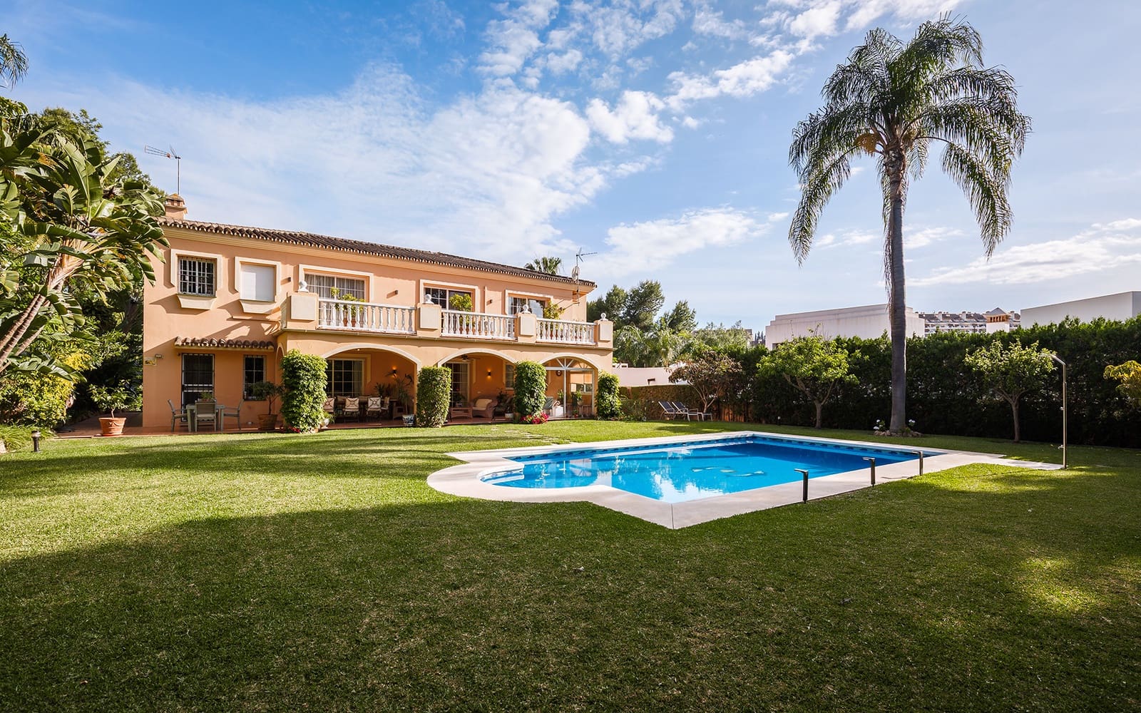 5 soveværelse Villa til salg i Marbella med swimmingpool garage - € 3.850.000 (Ref: 9859847)