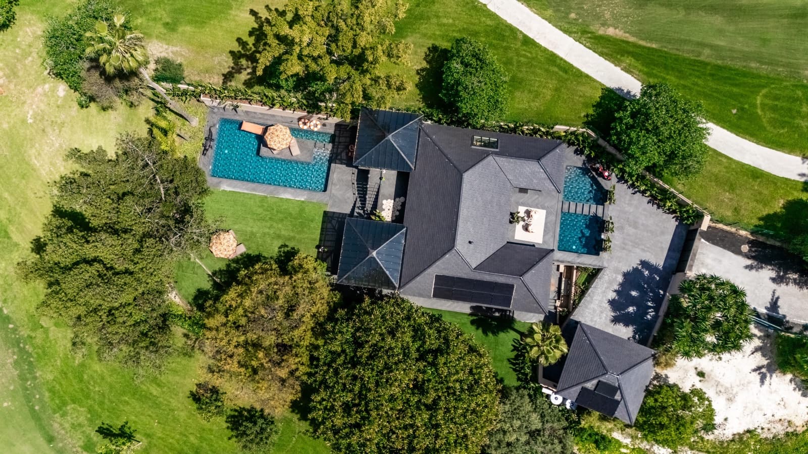 4 bedroom Villa for sale in Guadalmina with pool garage - € 3,695,000 (Ref: 9861755)