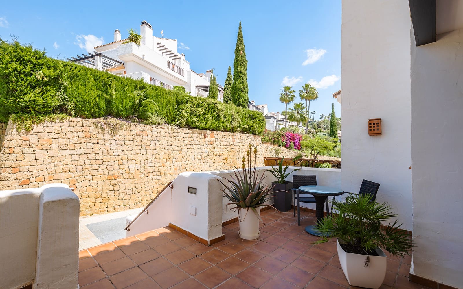 2 bedroom Penthouse for sale in Marbella with pool garage - € 1,250,000 (Ref: 9861756)