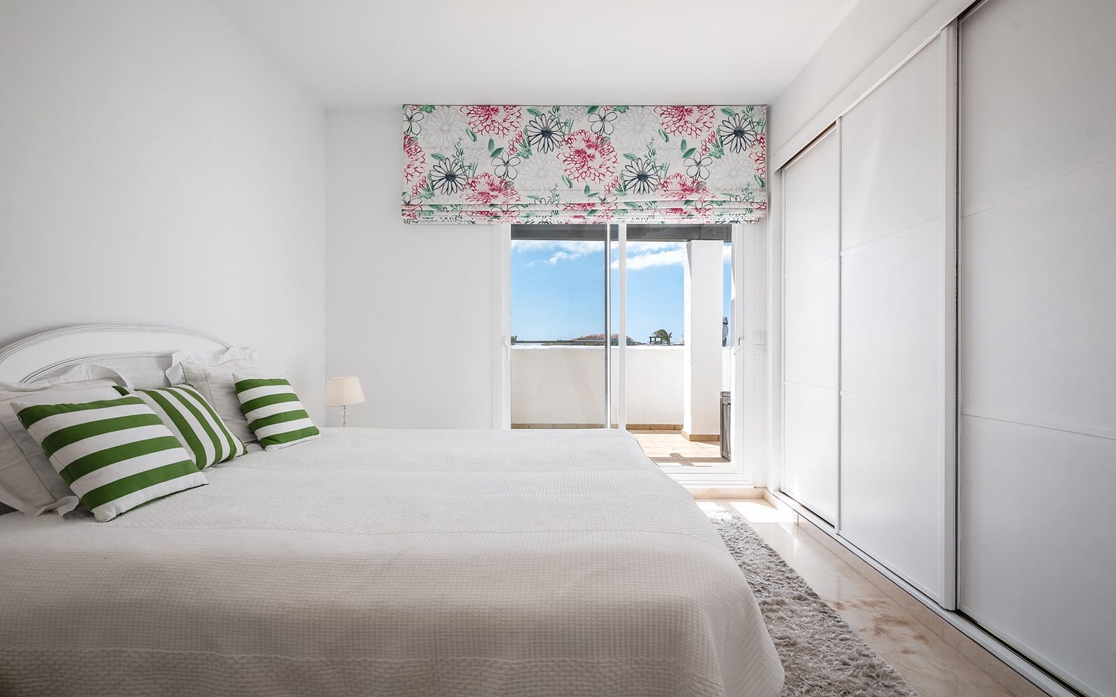 2 bedroom Penthouse for sale in Marbella with pool garage - € 1,250,000 (Ref: 9861756)