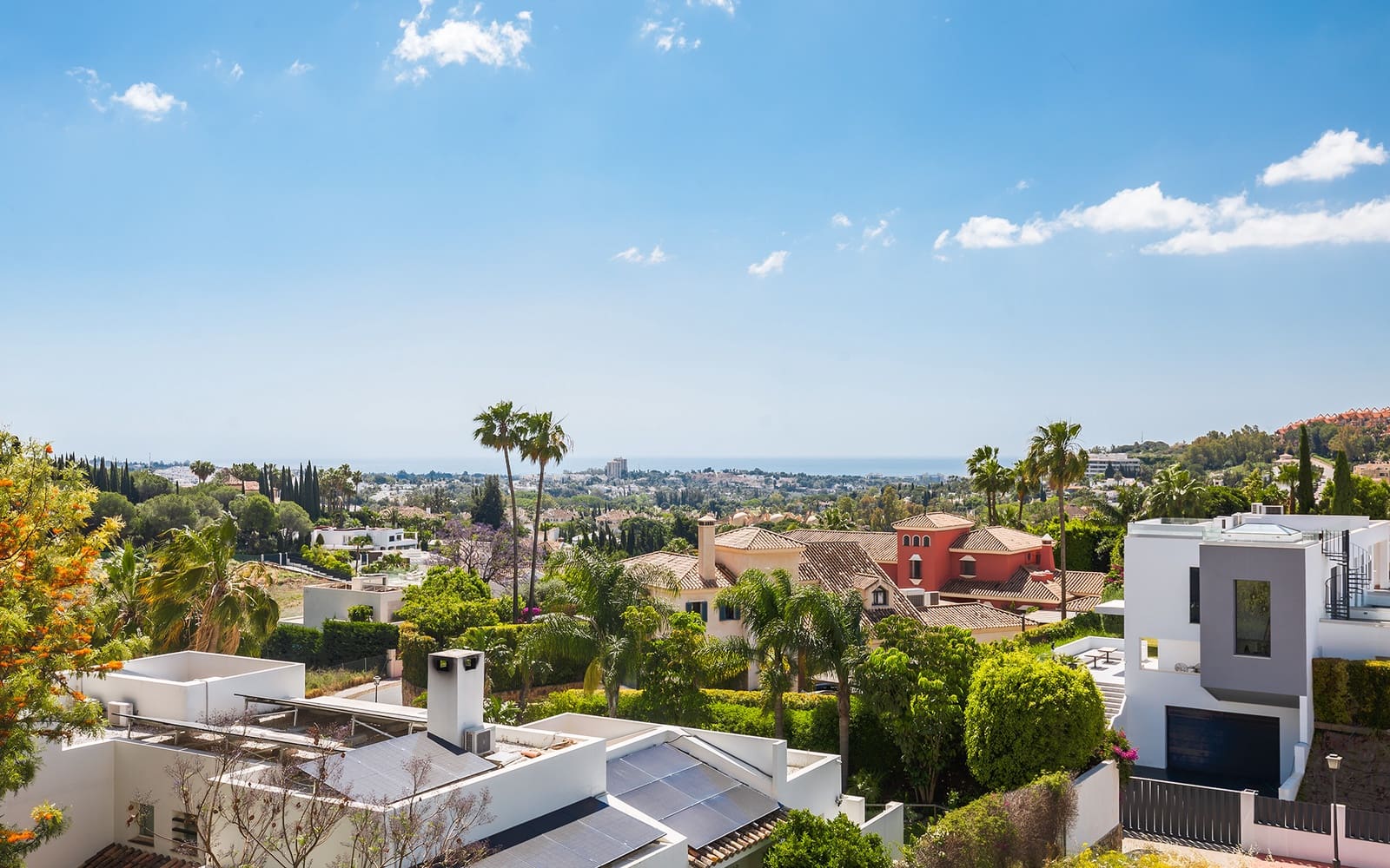 2 bedroom Penthouse for sale in Marbella with pool garage - € 1,250,000 (Ref: 9861756)