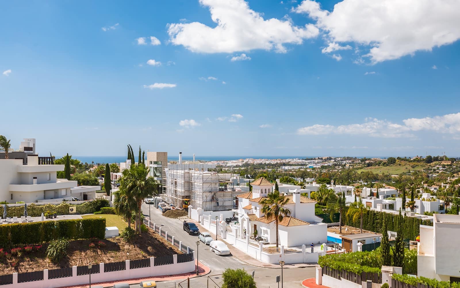 2 bedroom Penthouse for sale in Marbella with pool garage - € 1,250,000 (Ref: 9861756)