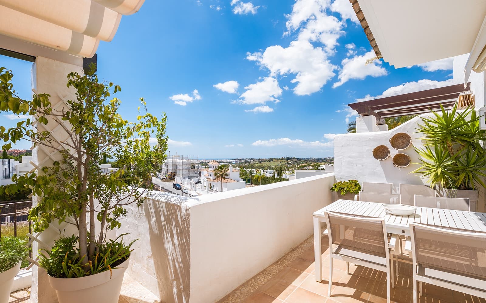 2 bedroom Penthouse for sale in Marbella with pool garage - € 1,250,000 (Ref: 9861756)
