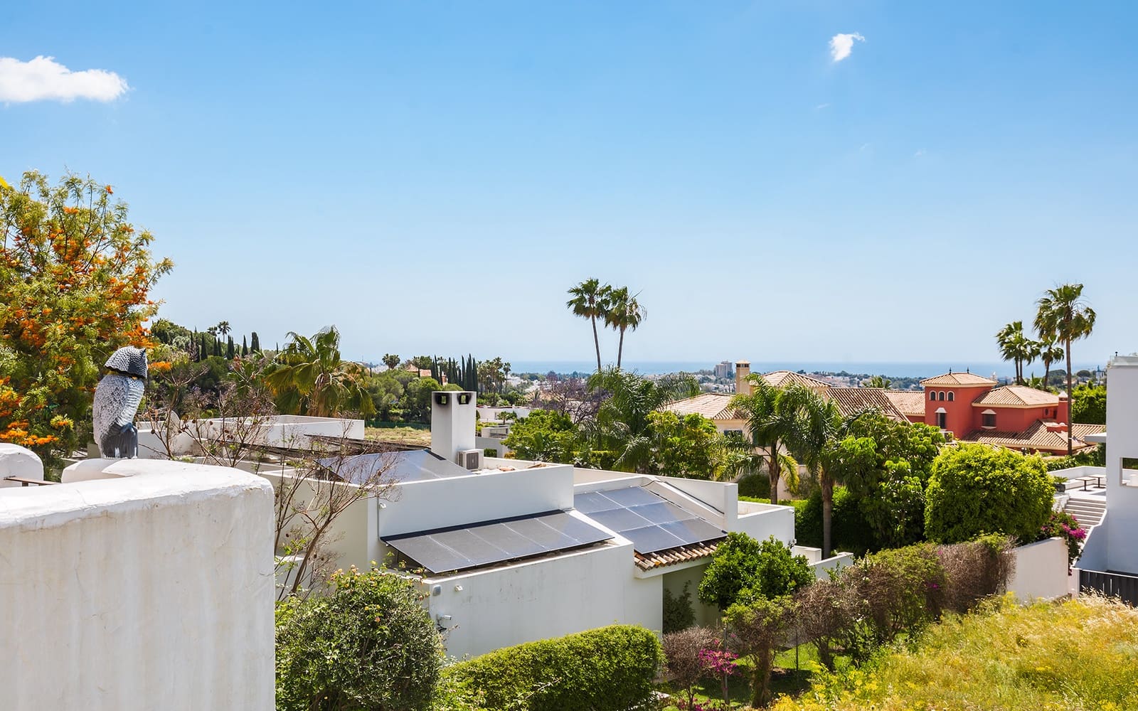 2 bedroom Penthouse for sale in Marbella with pool garage - € 1,250,000 (Ref: 9861756)