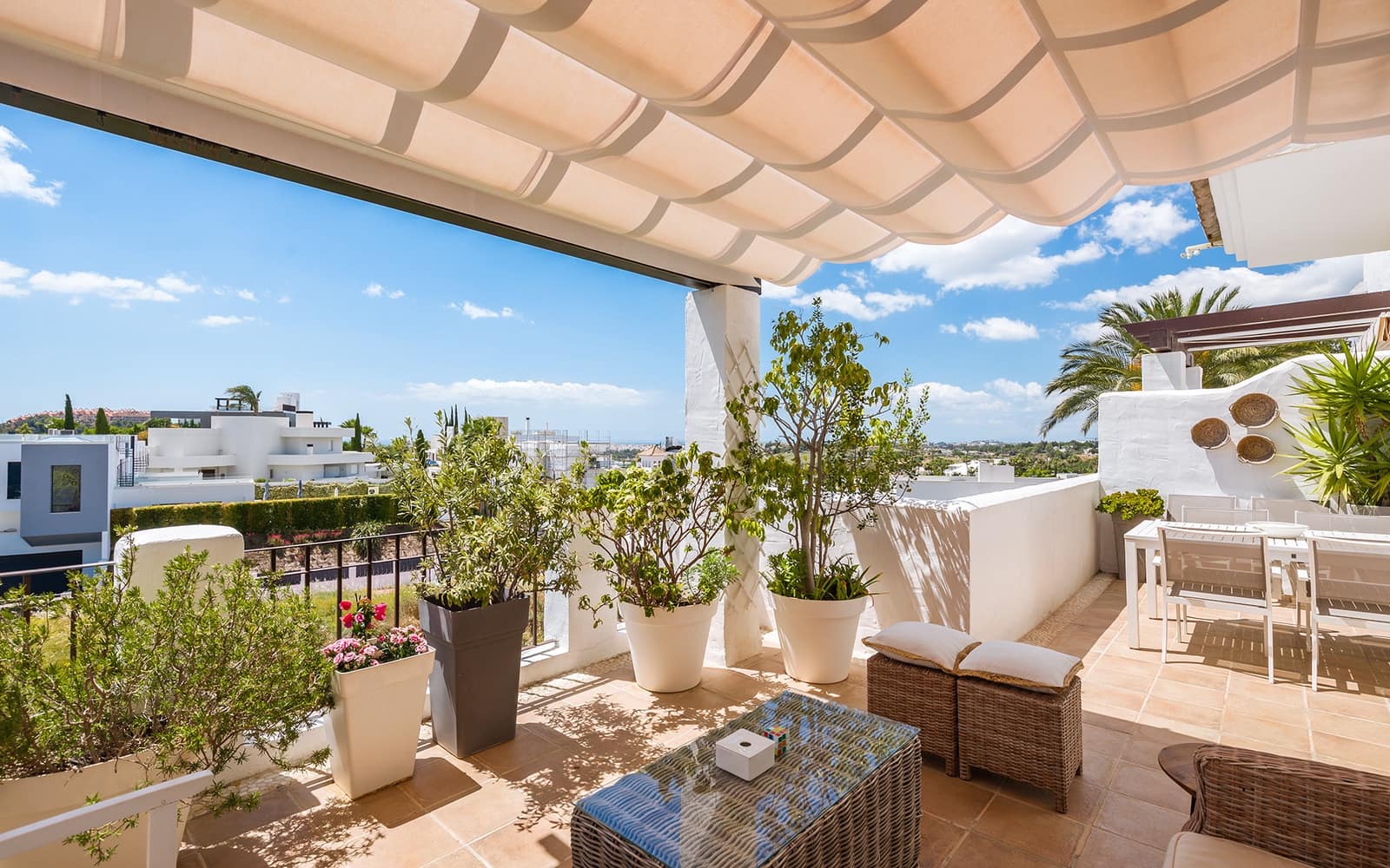 2 bedroom Penthouse for sale in Marbella with pool garage - € 1,250,000 (Ref: 9861756)