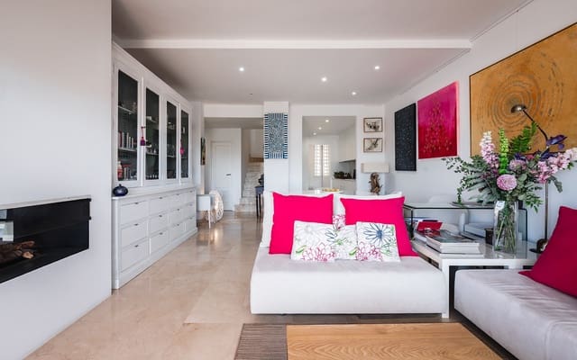 2 Zimmer Penthouse zu verkaufen in Marbella mit Pool Garage - 1.250.000 € (Ref: 9861756)