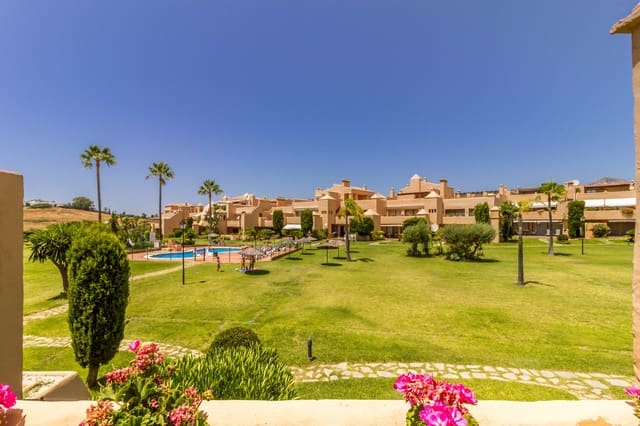 3 Zimmer Penthouse zu verkaufen in Estepona mit Pool Garage - 798.000 € (Ref: 9904270)