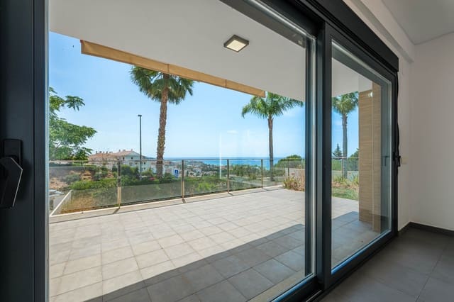 4 makuuhuone Paritalo myytävänä paikassa Cerrado de Calderon, Málaga kaupunki mukana uima-altaan 
autotalli - 1 650 000 € (Ref: 9912807)