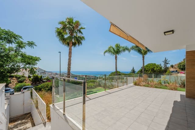 4 makuuhuone Paritalo myytävänä paikassa Cerrado de Calderon, Málaga kaupunki mukana uima-altaan 
autotalli - 1 650 000 € (Ref: 9912807)