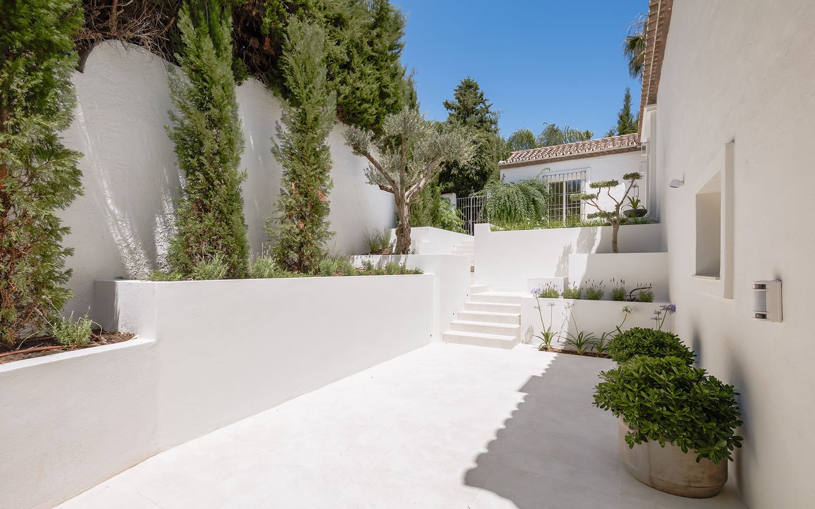 3 Zimmer Villa zu verkaufen in Guadalmina mit Pool Garage - 2.750.000 € (Ref: 9915490)