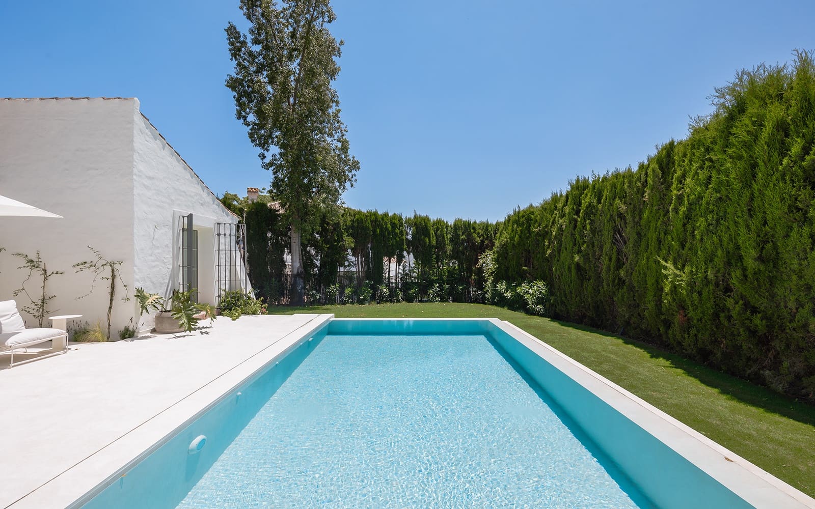 3 Zimmer Villa zu verkaufen in Guadalmina mit Pool Garage - 2.750.000 € (Ref: 9915490)