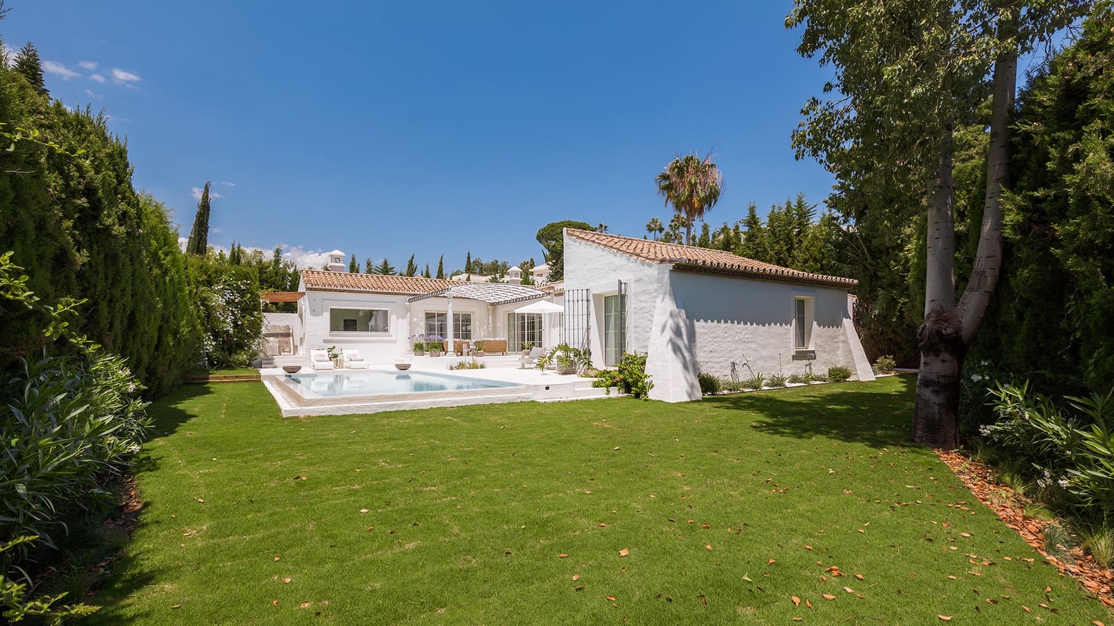 3 Zimmer Villa zu verkaufen in Guadalmina mit Pool Garage - 2.750.000 € (Ref: 9915490)