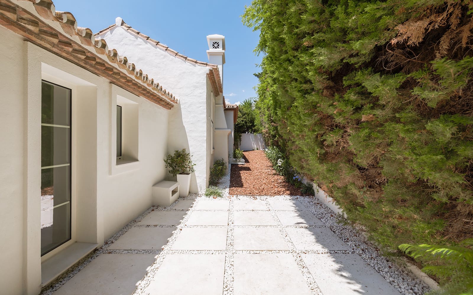 3 Zimmer Villa zu verkaufen in Guadalmina mit Pool Garage - 2.750.000 € (Ref: 9915490)