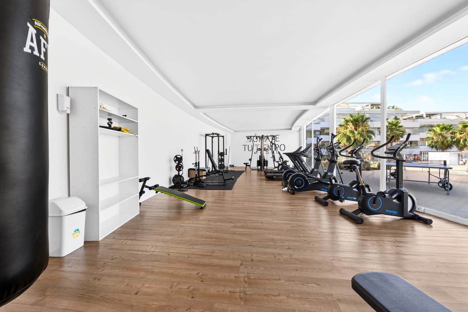 3 soverom Leilighet til salgs i Malaga by med svømmebasseng garasje - € 825 000 (Ref: 9920109)