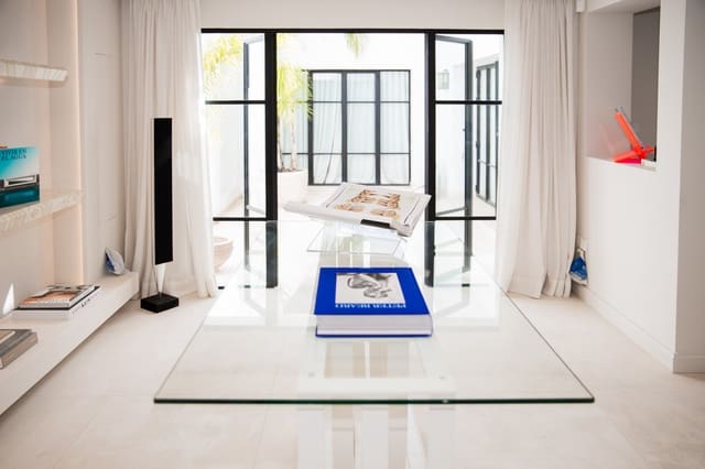 6 soveværelse Kontor til salg i Nueva Andalucia, Marbella - € 1.795.000 (Ref: 9927067)