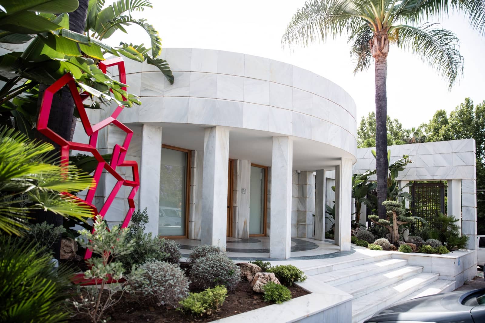 Office for sale in Nueva Andalucia - € 1,795,000 (Ref: 9927067)