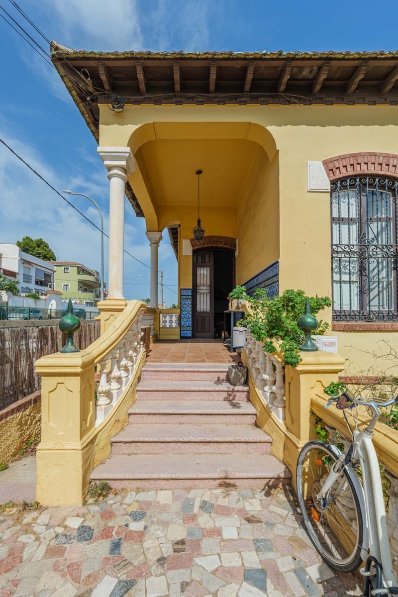 7 Zimmer Villa zu verkaufen in Malaga Stadt mit Pool Garage - 1.840.000 € (Ref: 9929066)