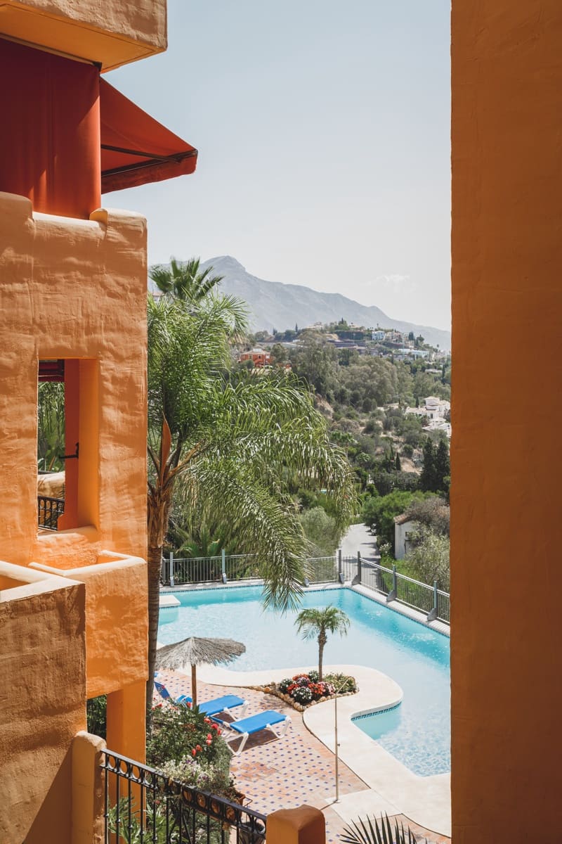 2 bedroom Apartment for sale in Benahavis with pool garage - € 525,000 (Ref: 9933763)
