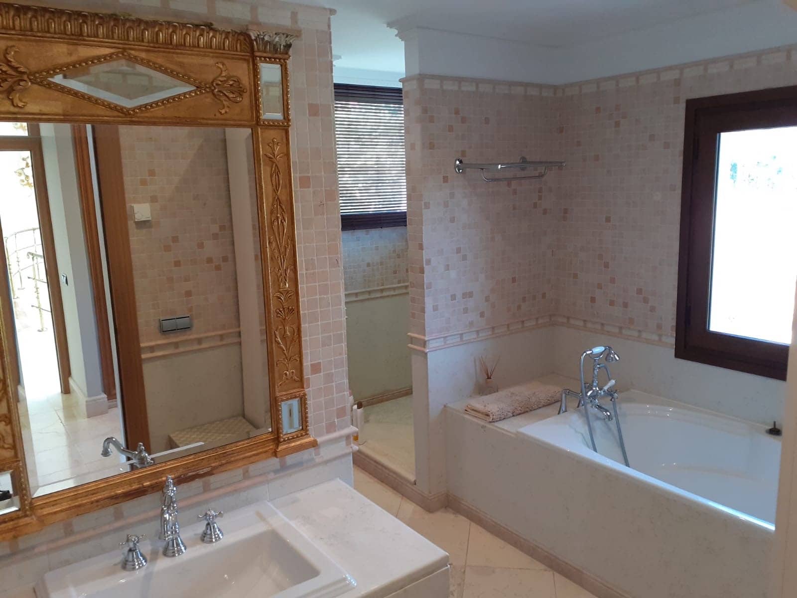 4 Zimmer Villa zu verkaufen in Benahavis mit Pool Garage - 3.900.000 € (Ref: 9949457)