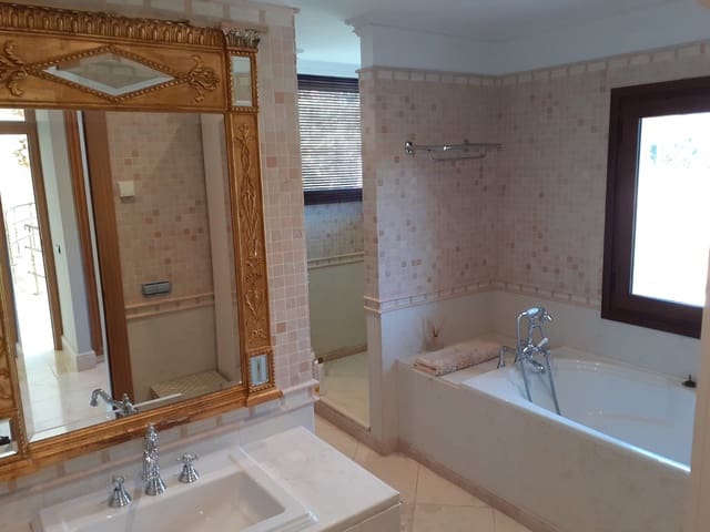 4 slaapkamer Villa te koop in Benahavís met zwembad garage - € 3.900.000 (Ref: 9949457)