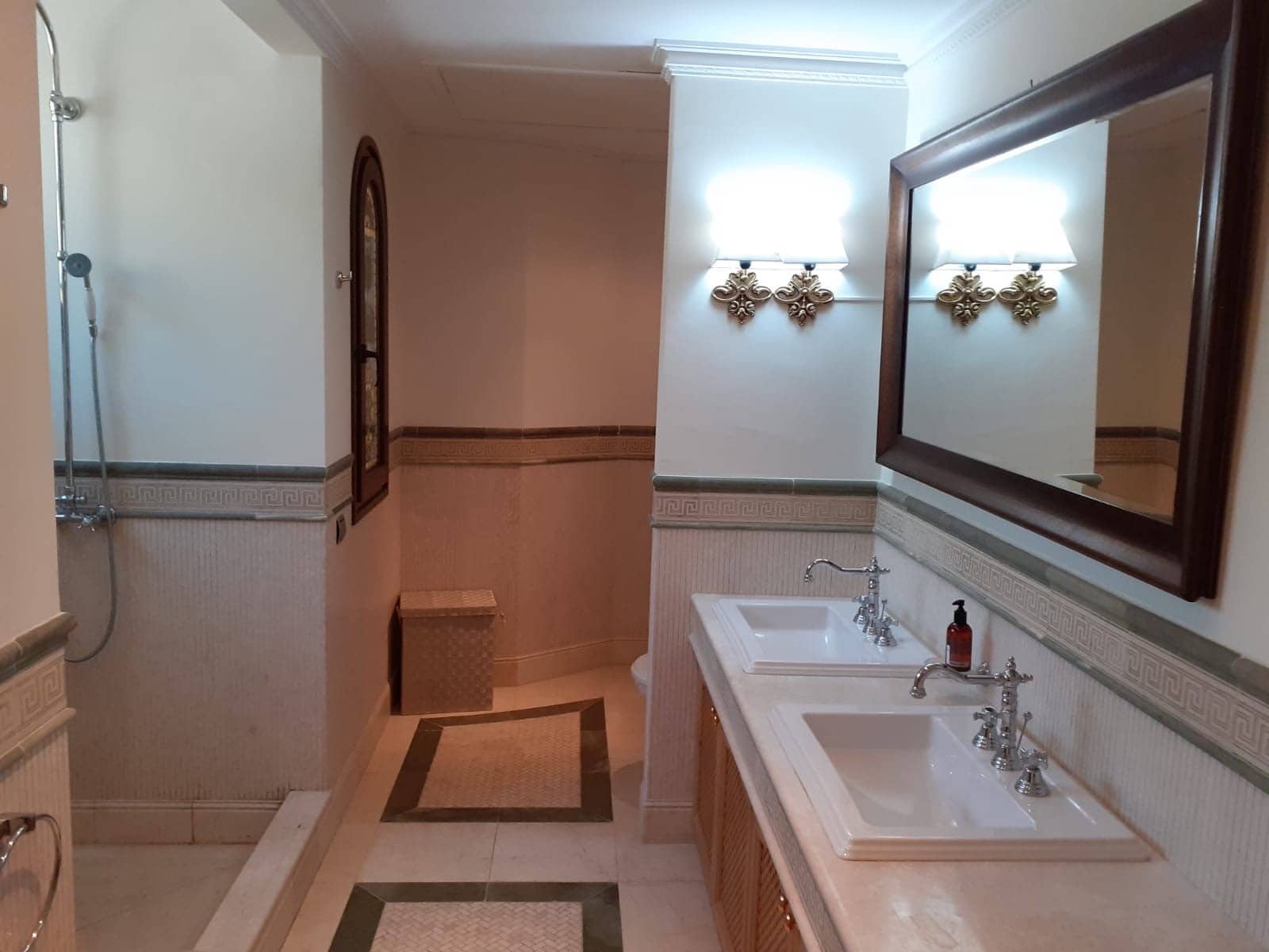 4 Zimmer Villa zu verkaufen in Benahavis mit Pool Garage - 3.900.000 € (Ref: 9949457)