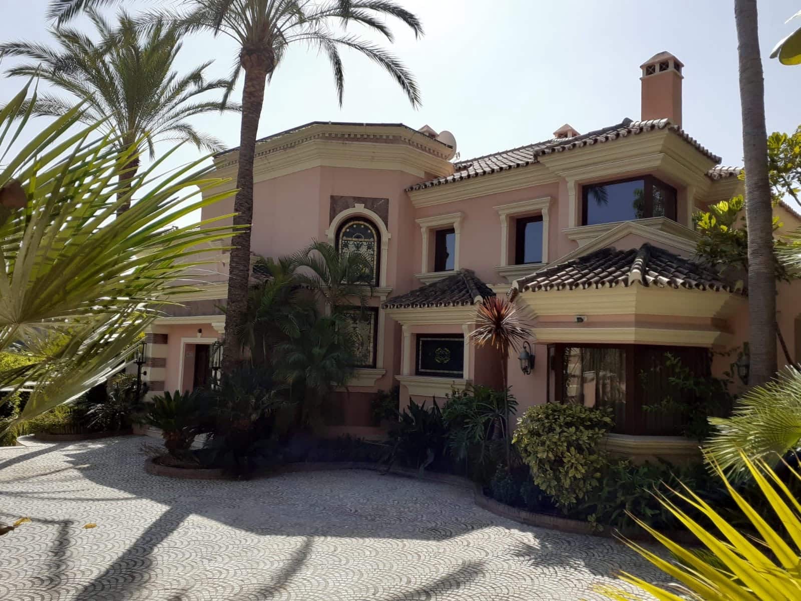 4 Zimmer Villa zu verkaufen in Benahavis mit Pool Garage - 3.900.000 € (Ref: 9949457)