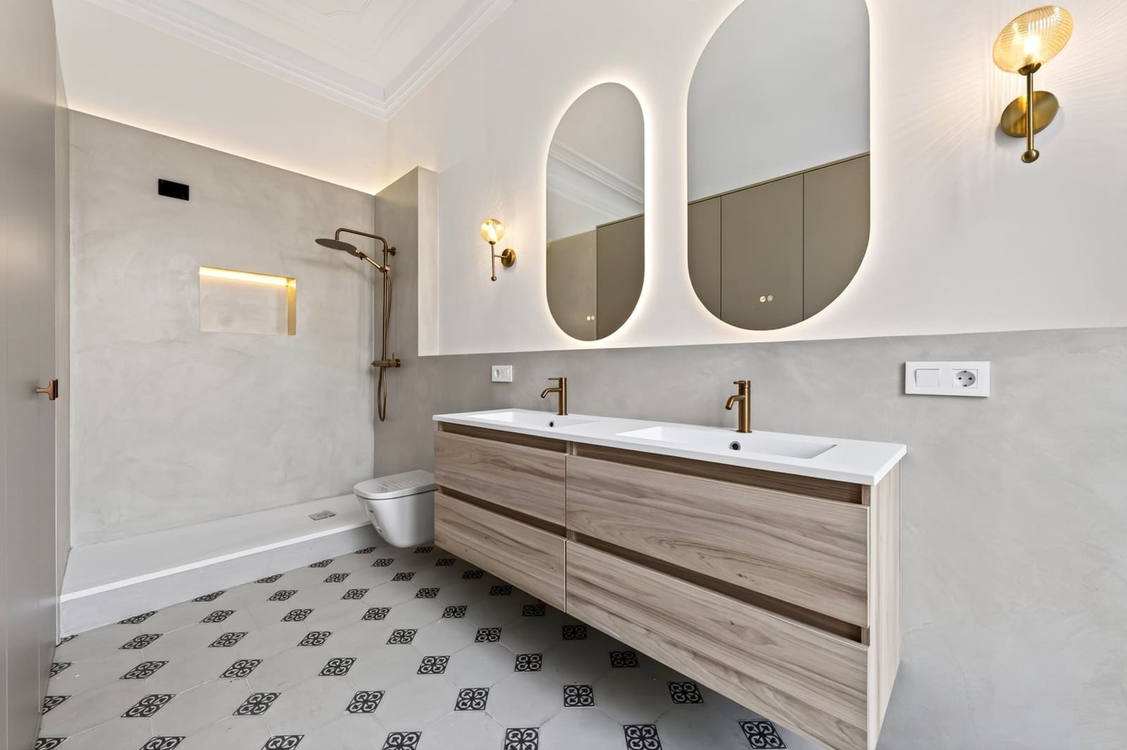 4 soveværelse Lejlighed til salg i Malaga by - € 1.250.000 (Ref: 9964991)