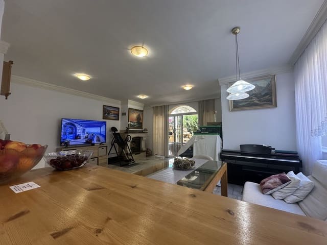 4 chambre Villa/Maison Semi-Mitoyenne à vendre à Riviera del Sol, Mijas avec piscine garage - 425 000 € (Ref: 10009704)