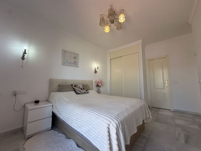 4 chambre Villa/Maison Semi-Mitoyenne à vendre à Riviera del Sol, Mijas avec piscine garage - 425 000 € (Ref: 10009704)