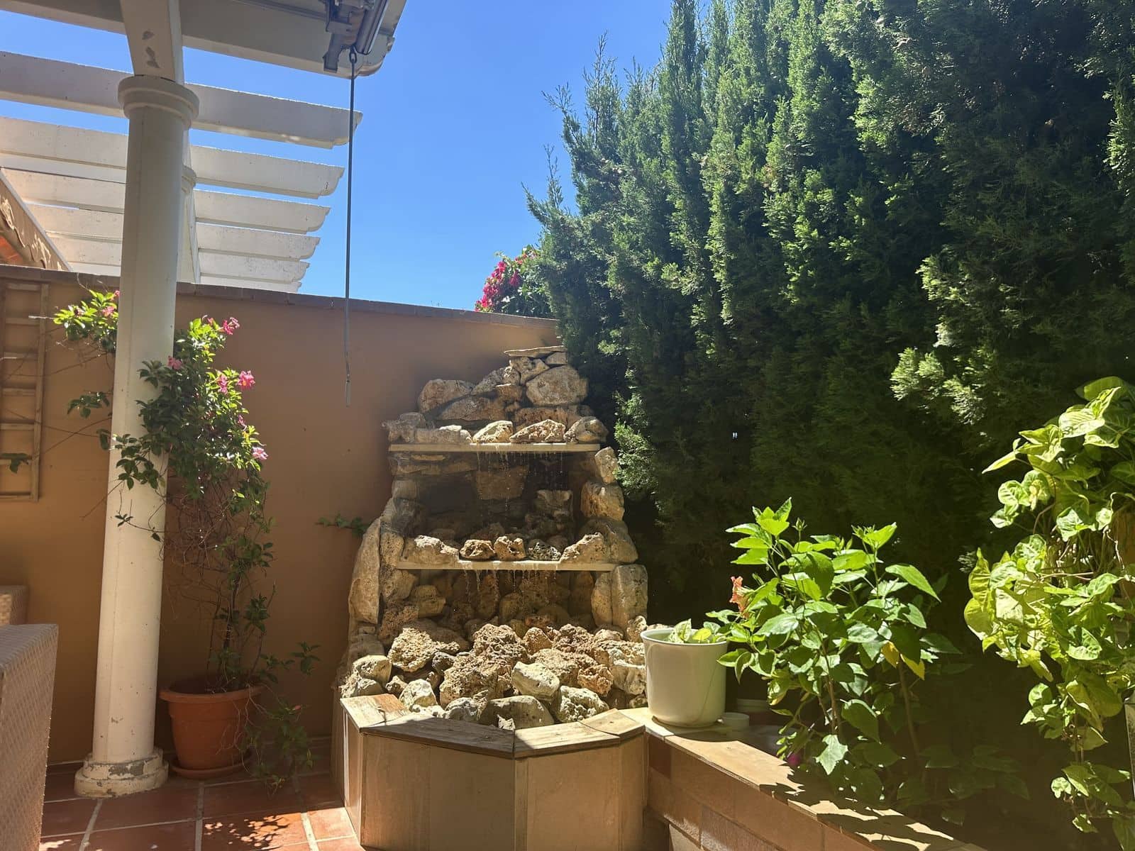 4 chambre Villa/Maison Semi-Mitoyenne à vendre à Riviera del Sol avec piscine garage - 425 000 € (Ref: 10009704)