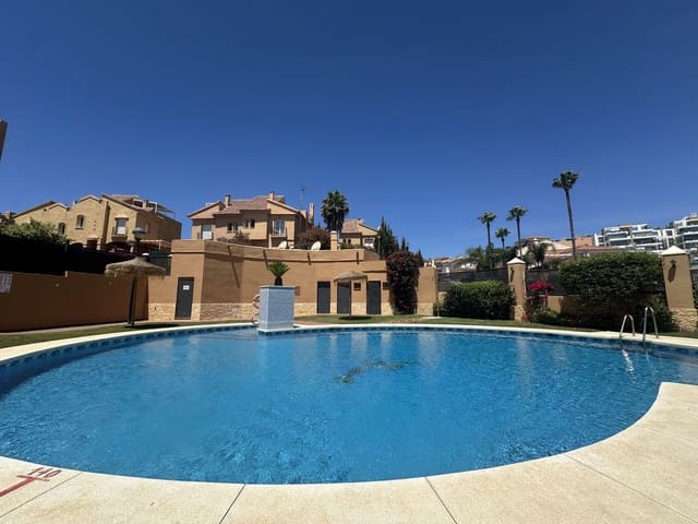 4 chambre Villa/Maison Semi-Mitoyenne à vendre à Riviera del Sol, Mijas avec piscine garage - 425 000 € (Ref: 10009704)