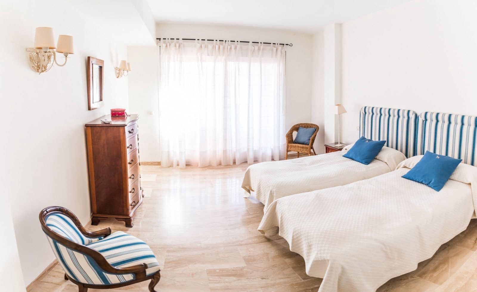 2 Zimmer Apartment zu verkaufen in Guadalmina mit Pool Garage - 619.000 € (Ref: 10014243)