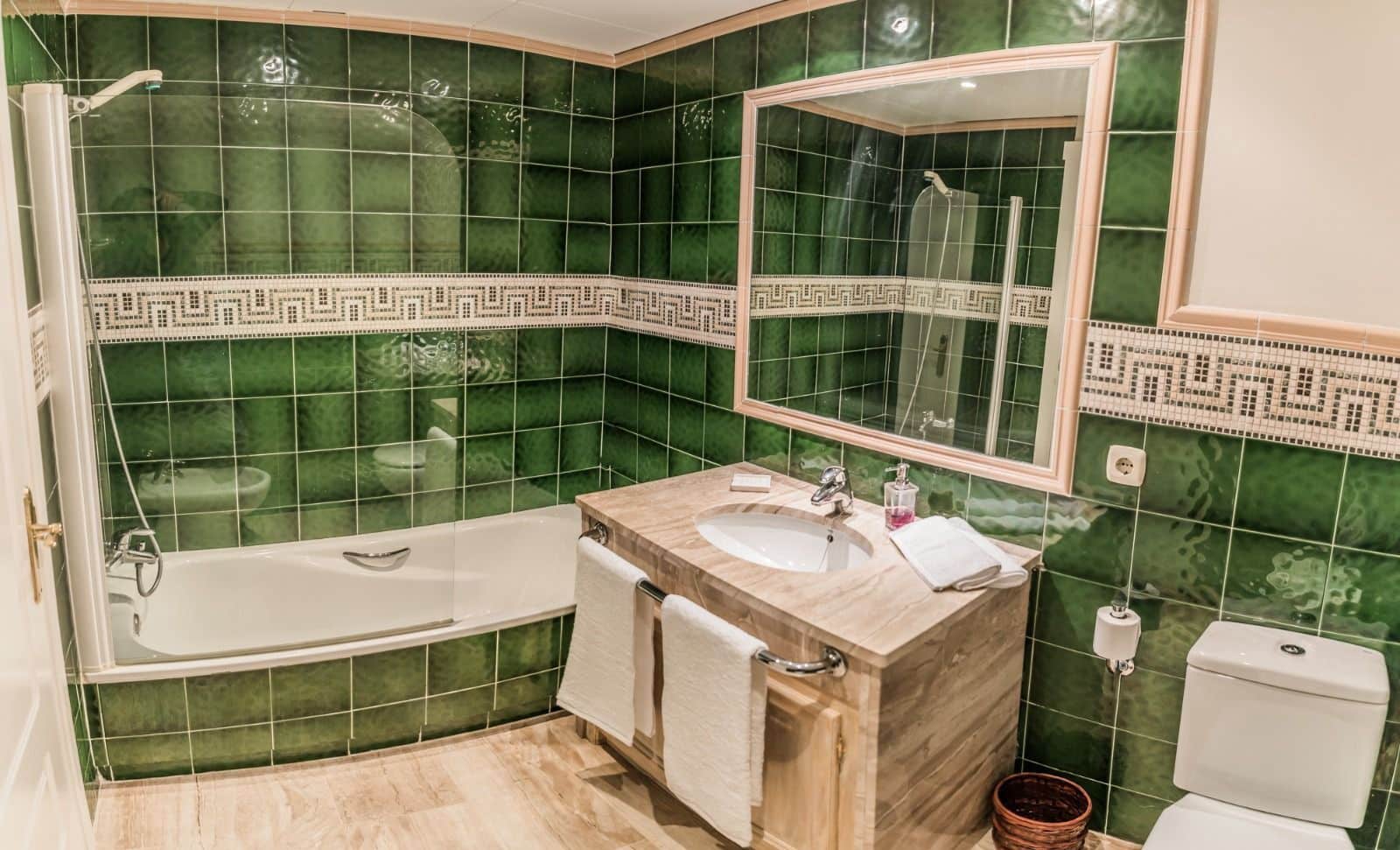 2 Zimmer Apartment zu verkaufen in Guadalmina mit Pool Garage - 619.000 € (Ref: 10014243)