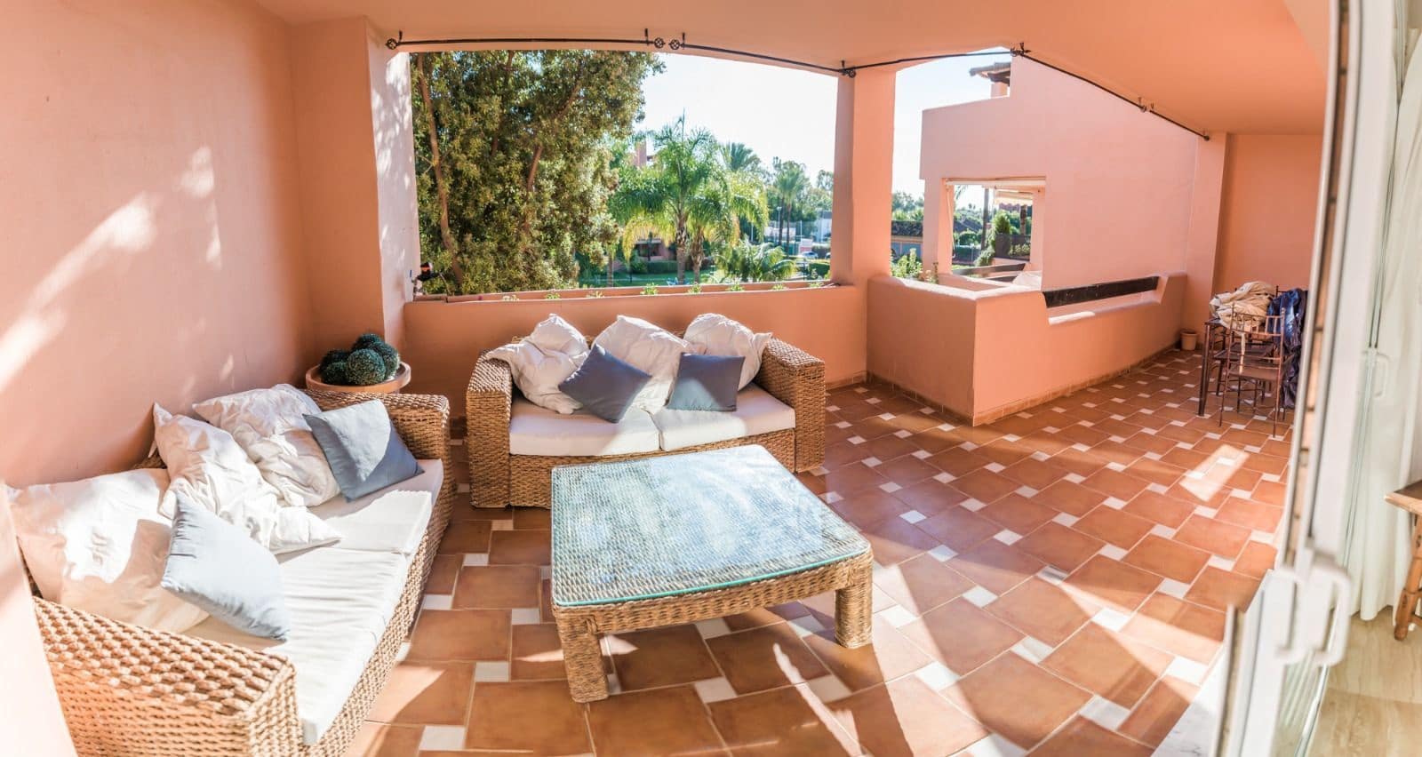 2 Zimmer Apartment zu verkaufen in Guadalmina mit Pool Garage - 619.000 € (Ref: 10014243)