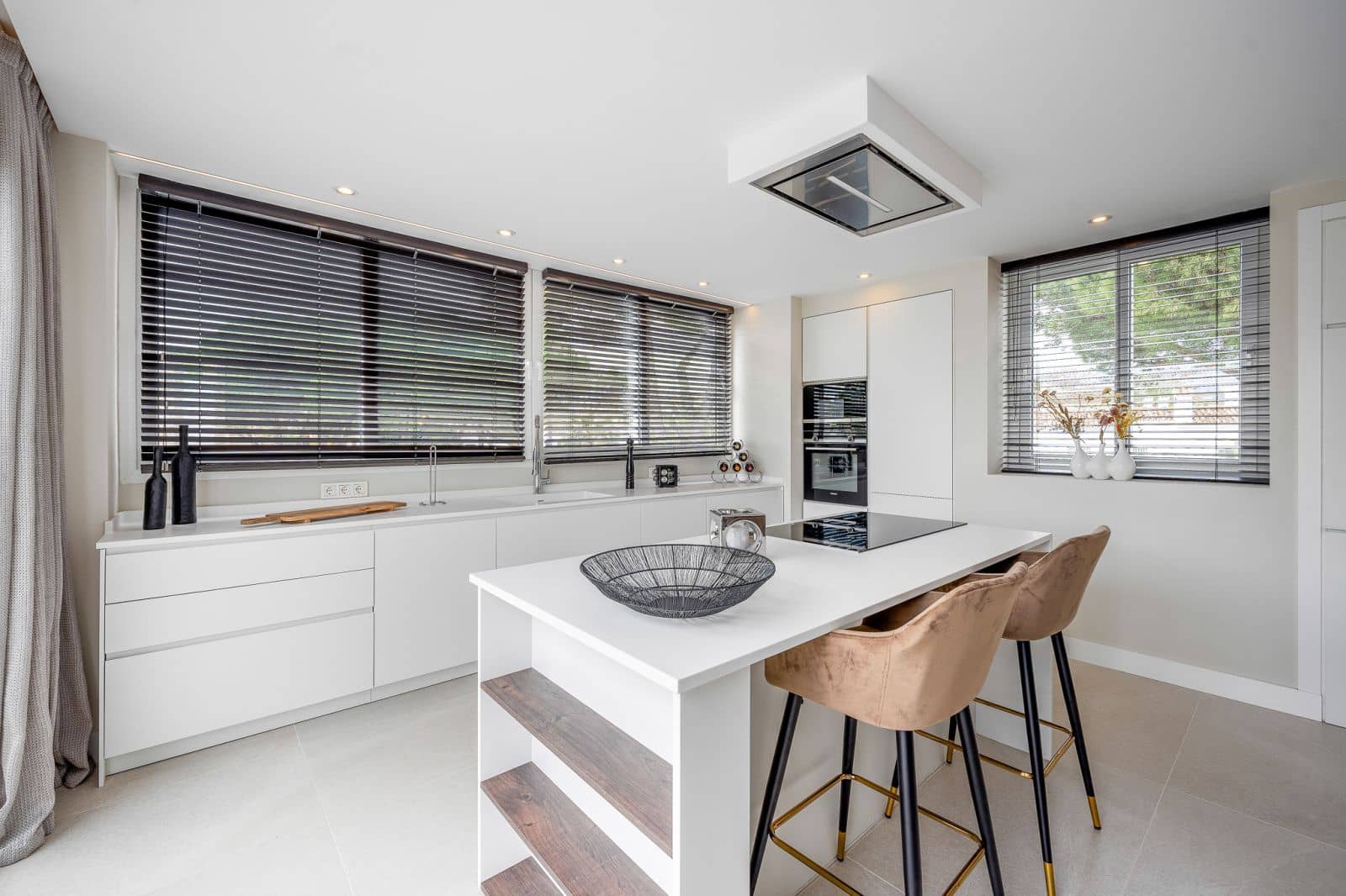 3 sypialnia Penthouse na sprzedaż w Nueva Andalucia z basenem garażem - 995 000 € (Ref: 6804790)