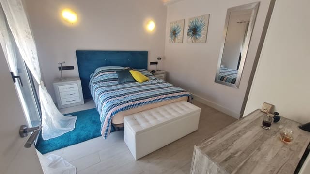 3 makuuhuone Omakotitalo myytävänä paikassa La Cala de Mijas, Mijas mukana uima-altaan 
autotalli - 699 000 € (Ref: 6840376)