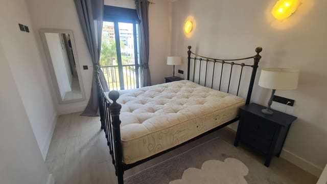 3 makuuhuone Omakotitalo myytävänä paikassa La Cala de Mijas, Mijas mukana uima-altaan 
autotalli - 699 000 € (Ref: 6840376)