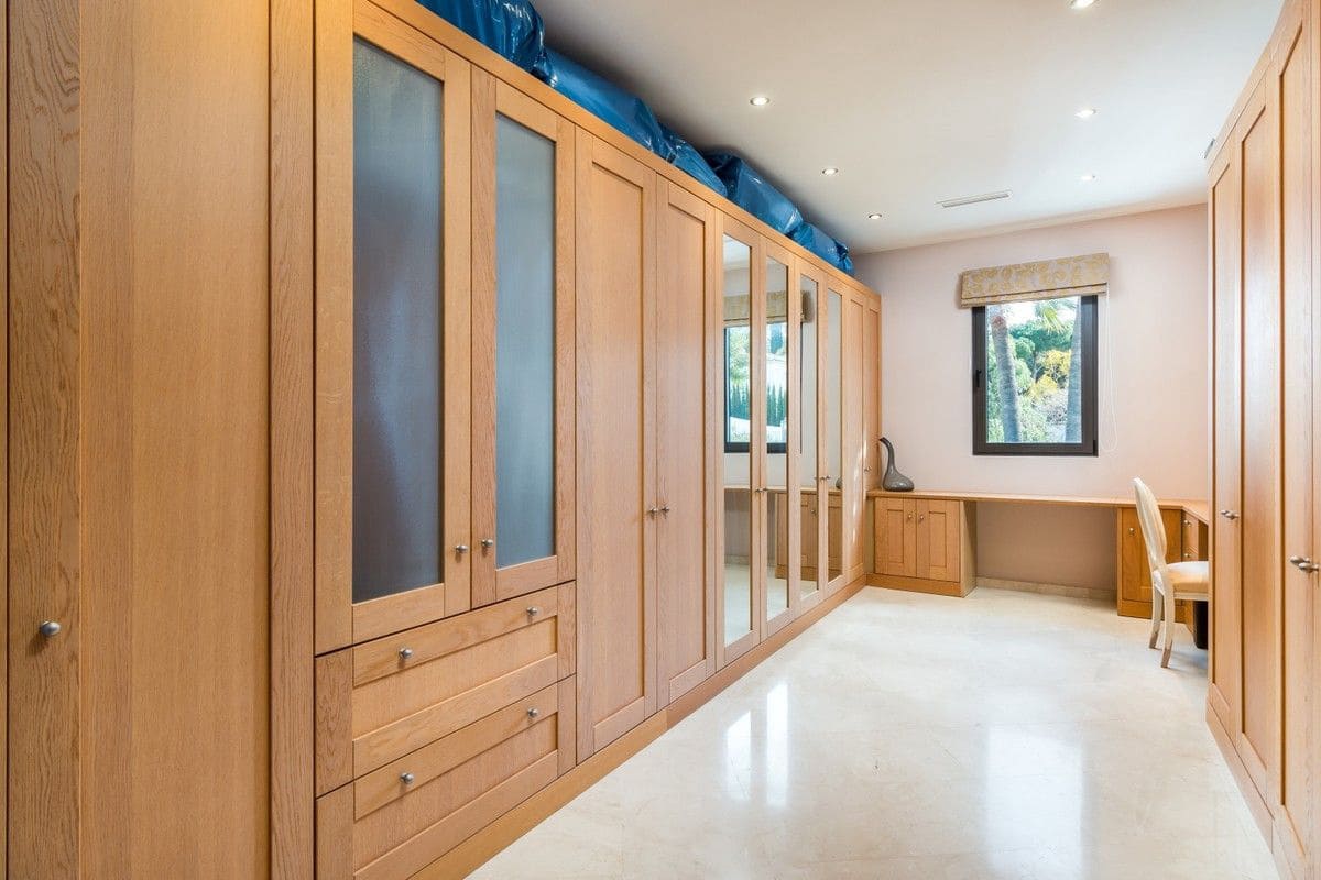 5 sovrum Villa till salu i Nueva Andalucia med pool garage - 2 750 000 € (Ref: 6859586)