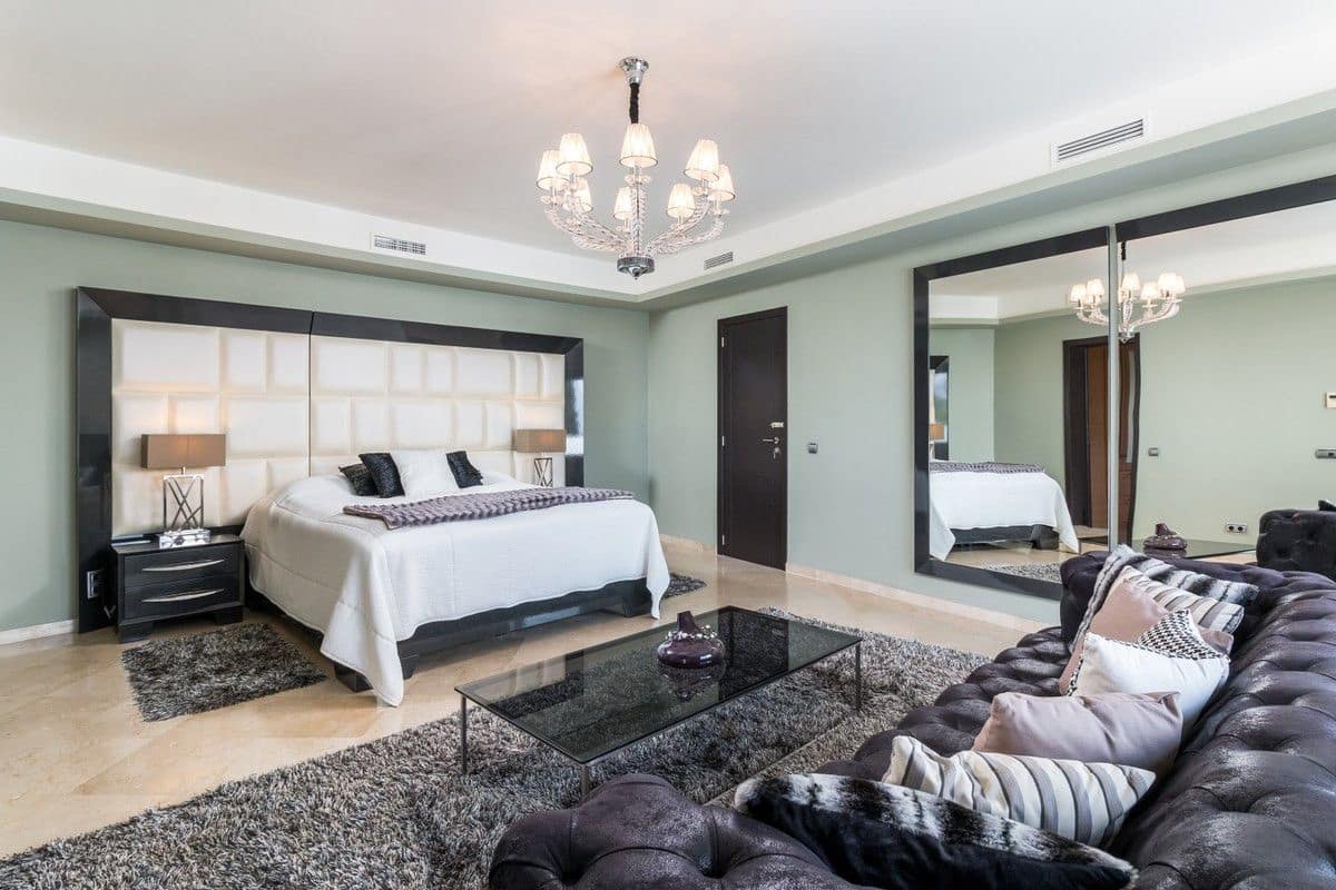 5 sovrum Villa till salu i Nueva Andalucia med pool garage - 2 750 000 € (Ref: 6859586)