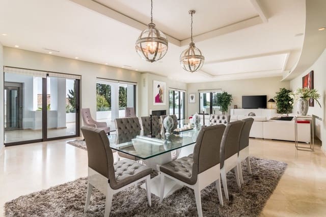 5 sovrum Villa till salu i Nueva Andalucia, Marbella med pool garage - 2 750 000 € (Ref: 6859586)
