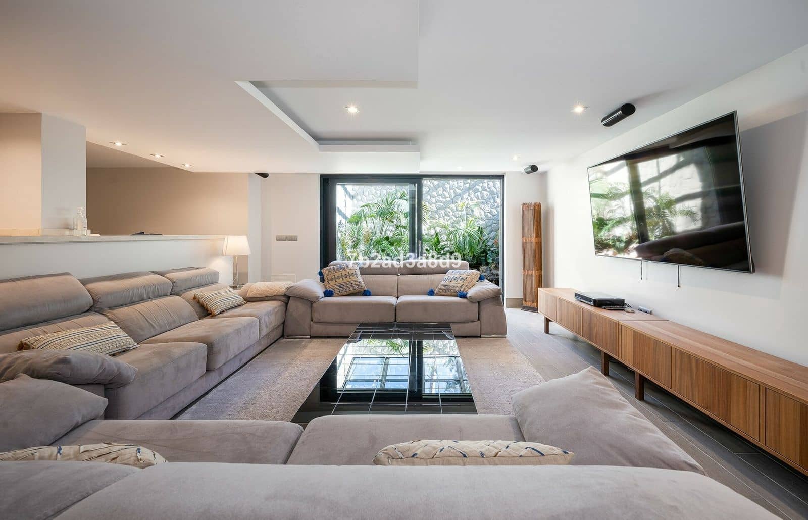 4 sovrum Villa till salu i Nueva Andalucia med pool garage - 2 550 000 € (Ref: 6870760)