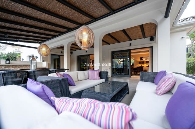 4 sovrum Villa till salu i Nueva Andalucia, Marbella med pool garage - 2 550 000 € (Ref: 6870760)