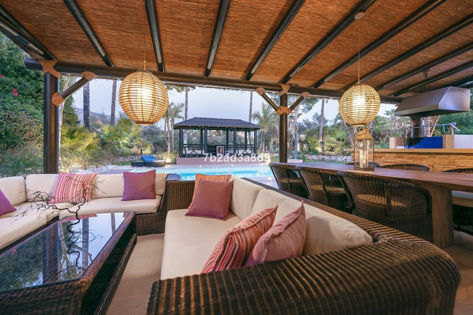 4 sovrum Villa till salu i Nueva Andalucia med pool garage - 2 550 000 € (Ref: 6870760)