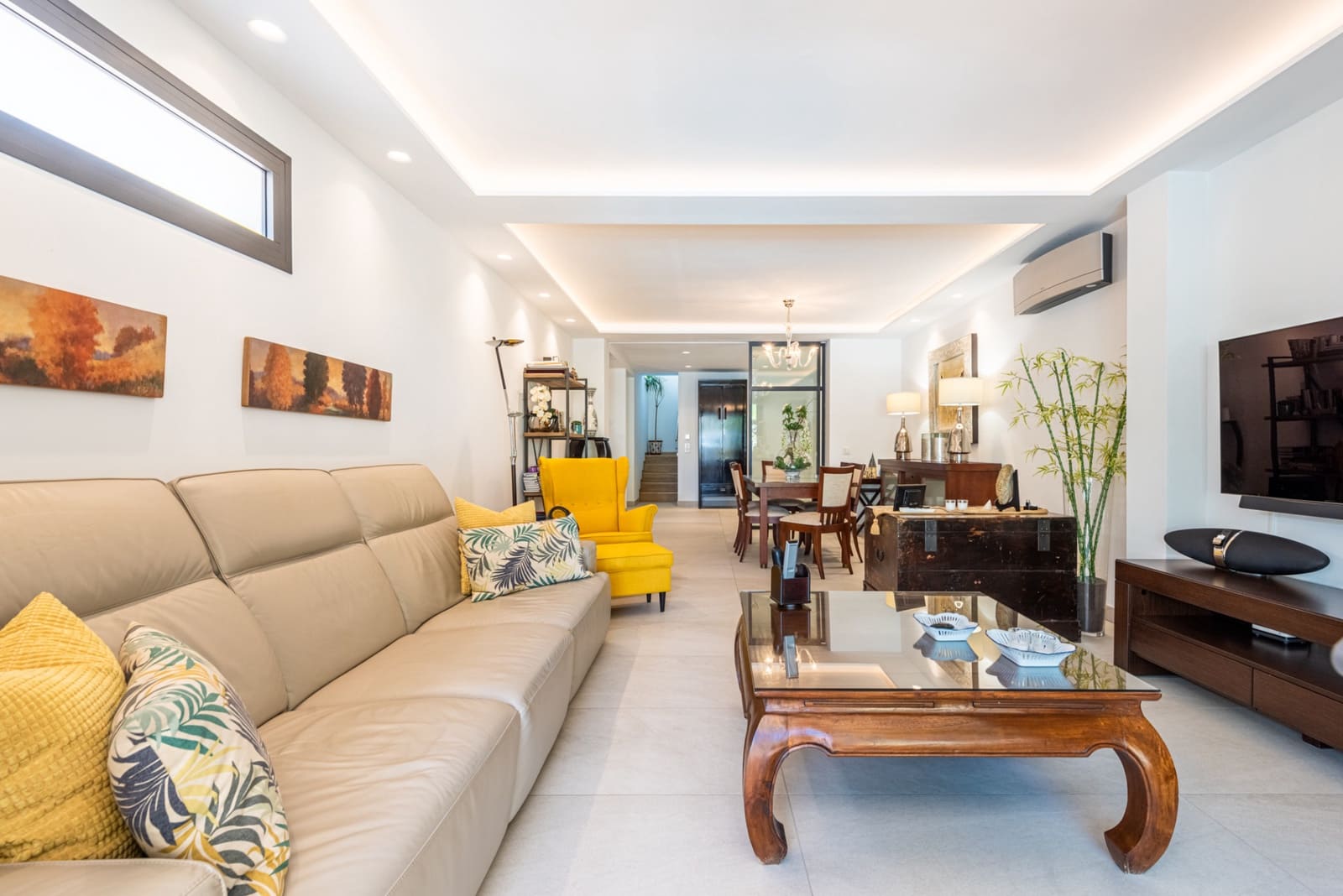 3 bedroom Villa for sale in Nueva Andalucia with pool garage - € 885,000 (Ref: 7015611)