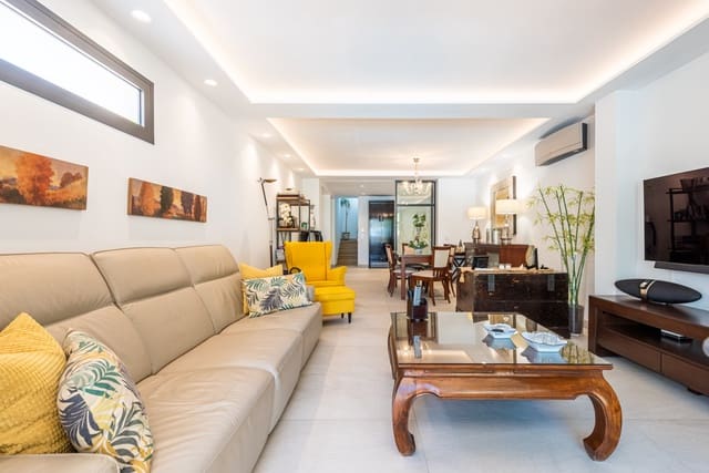 3 soverom Villa til salgs i Nueva Andalucia, Marbella med svømmebasseng garasje - € 885 000 (Ref: 7015611)