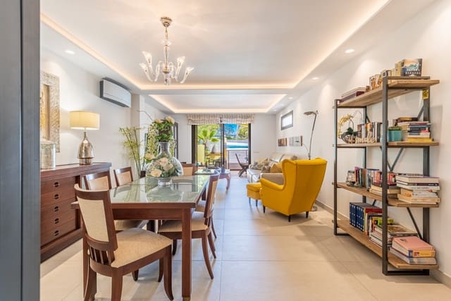 3 soverom Villa til salgs i Nueva Andalucia, Marbella med svømmebasseng garasje - € 885 000 (Ref: 7015611)