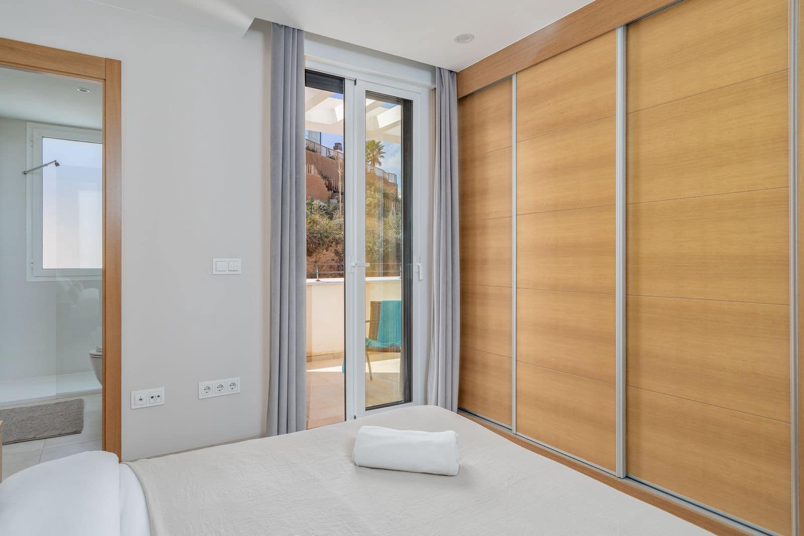 4 soveværelse Penthouse til salg i La Cala de Mijas med swimmingpool garage - € 785.000 (Ref: 7017585)