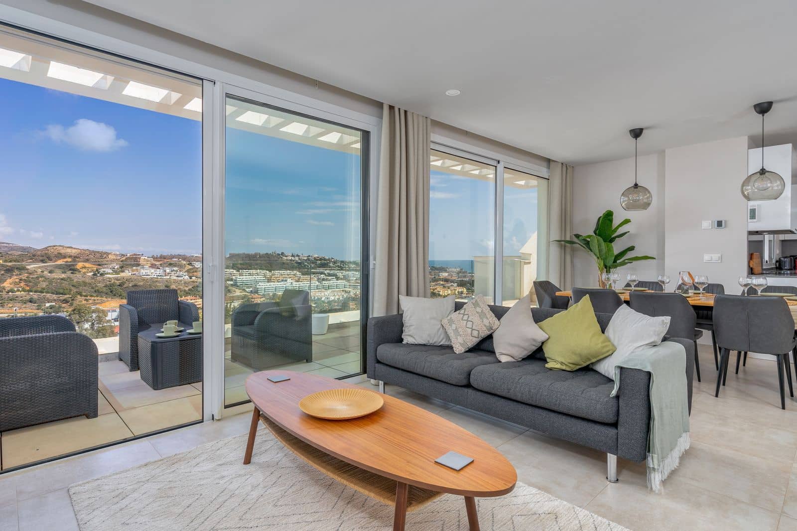 4 soveværelse Penthouse til salg i La Cala de Mijas med swimmingpool garage - € 785.000 (Ref: 7017585)