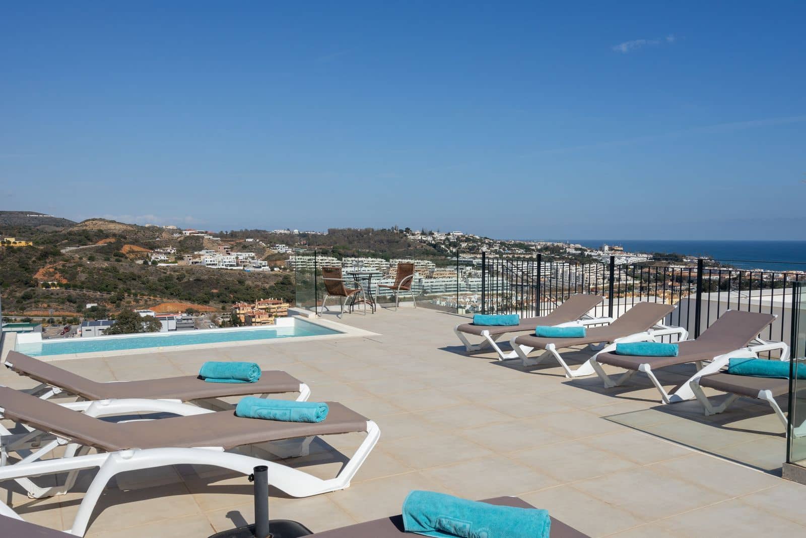 4 soveværelse Penthouse til salg i La Cala de Mijas med swimmingpool garage - € 785.000 (Ref: 7017585)